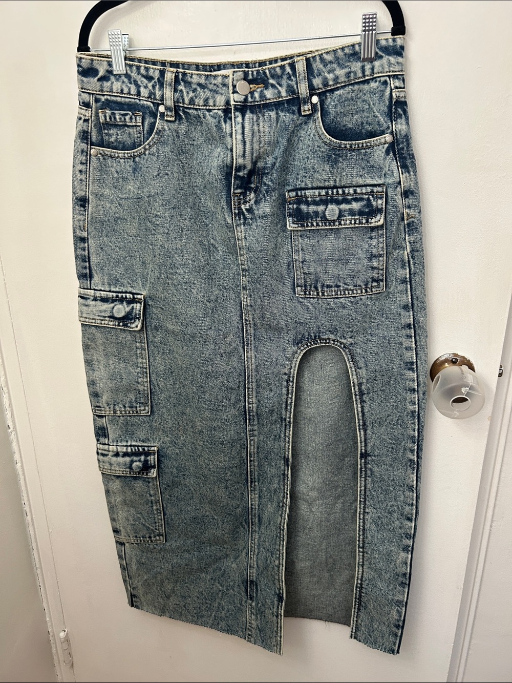 High-Rise Straight Leg Cargo Jeans - Washed Blue
